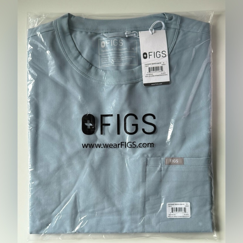 FIGS Men's Easton Boxy Crew Neck Scrub Top Dusty Blue Size Medium NEW